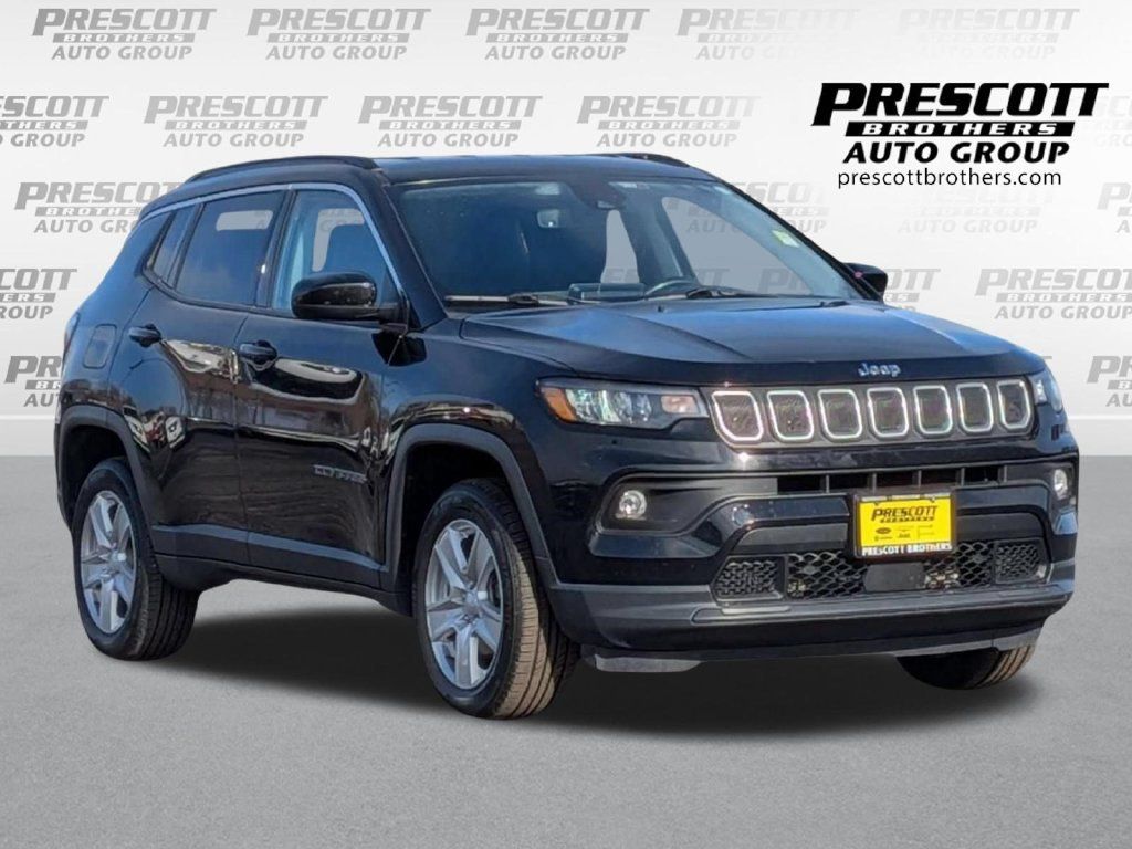 Used 2022 Jeep Compass Latitude w/ Convenience Group AWD/4WD image 1