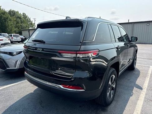 Used 2023 Jeep Grand Cherokee 4WD 4xe image 2