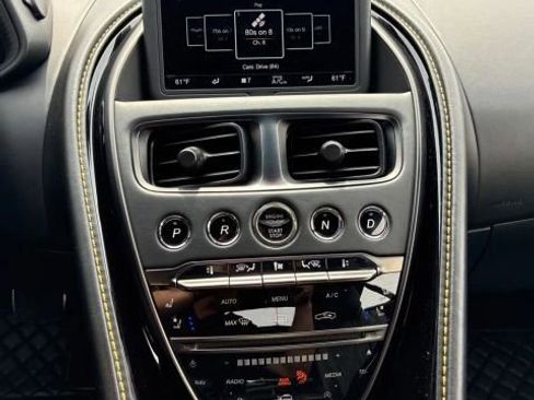 Used 2018 Aston Martin DB11 Coupe image 16