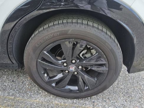 Used 2026 Buick Encore GX Sport Touring w/ Advanced Technology Package FWD image 5