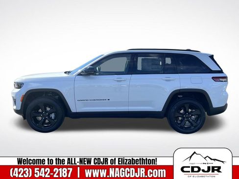 New 2025 Jeep Grand Cherokee Limited w/ Black Appearance Package image 7