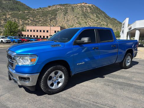 Used 2023 RAM 1500 Big Horn AWD/4WD image 3