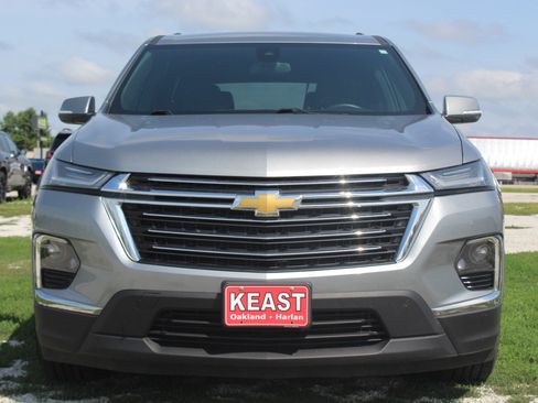 Used 2023 Chevrolet Traverse LT AWD/4WD image 2