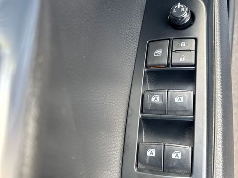 Used 2020 Toyota Camry SE image 13