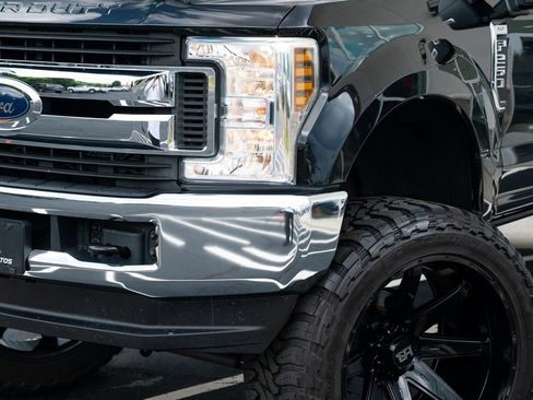 Used 2019 Ford F250 XLT AWD/4WD image 3