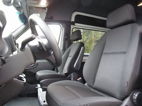 Used 2024 Mercedes-Benz Sprinter 2500 image 11