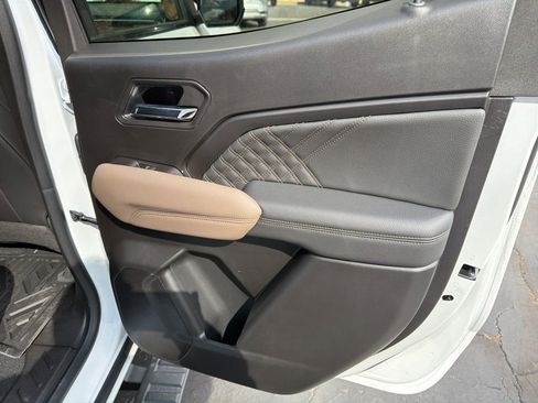 Used 2026 GMC Canyon Denali image 13