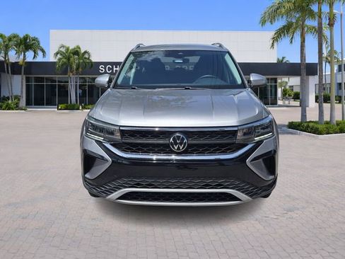 Certified 2023 Volkswagen Taos SE FWD image 2