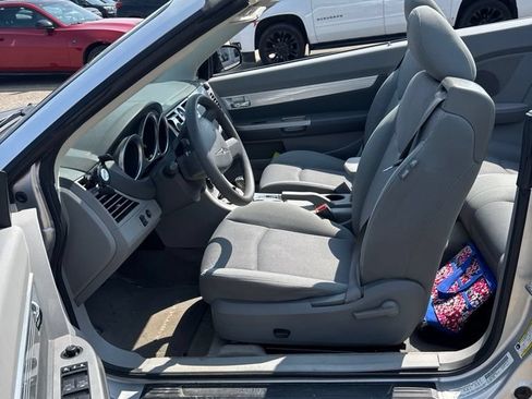 Used 2008 Chrysler Sebring Touring FWD image 7