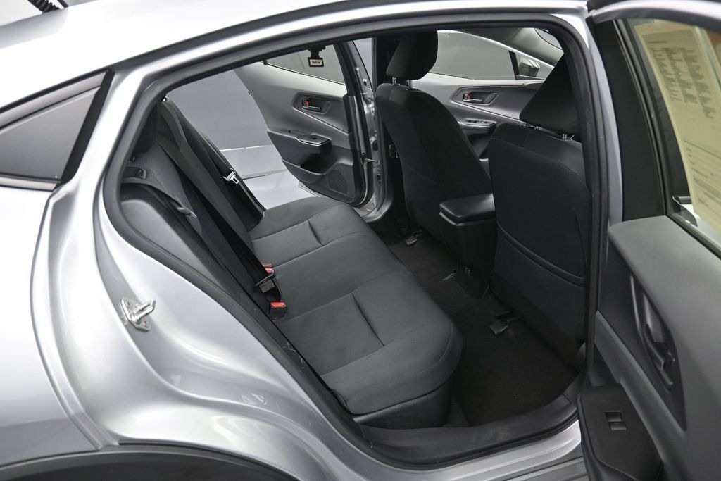 Certified 2024 Toyota Prius LE FWD image 28