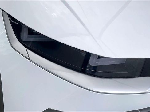 Certified 2025 Hyundai Ioniq 5 Limited RWD image 26