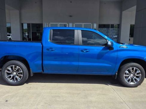 Used 2024 Chevrolet Silverado 1500 LT w/ Z71 Off-Road Package AWD/4WD image 7