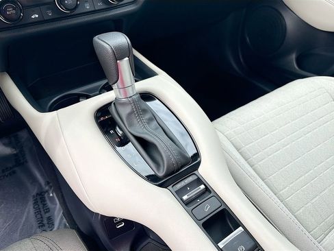 Used 2025 Honda HR-V LX image 16