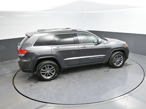 Used 2017 Jeep Grand Cherokee Limited w/ Trailer Tow Group IV AWD/4WD image 32