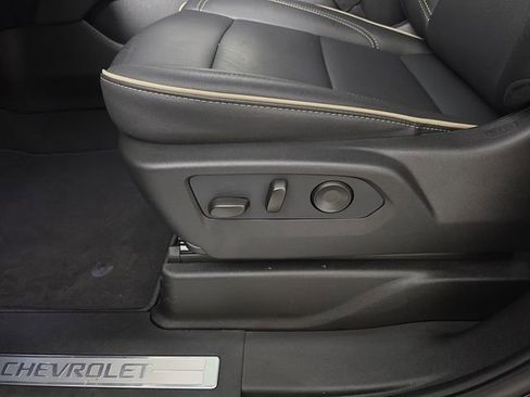 Used 2026 Chevrolet Tahoe Premier RWD image 19