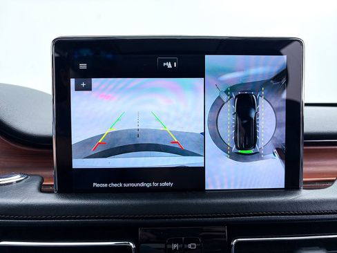 Used 2020 Lincoln Aviator Reserve w/ Equipment Group 201A image 8