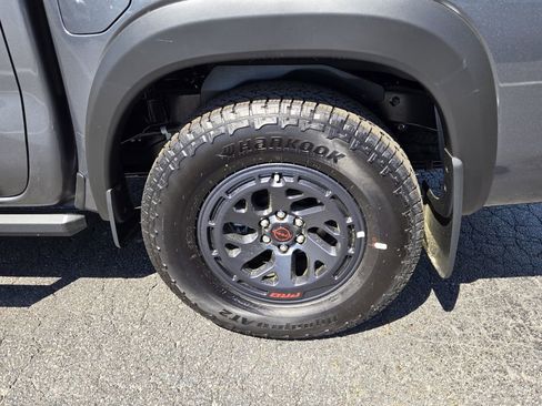 New 2026 Nissan Frontier 2WD Crew Cab image 9