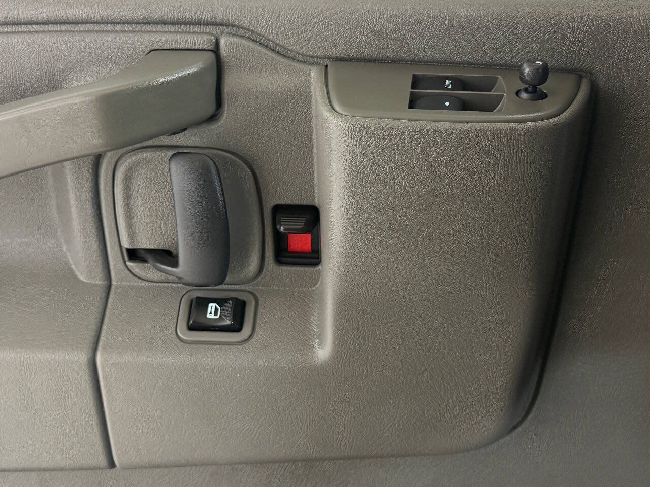Used 2024 GMC Savana 2500 w/ Driver Convenience Package RWD image 63