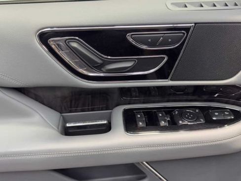 Used 2019 Lincoln Navigator L Select RWD image 22