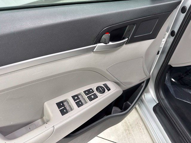 Used 2019 Hyundai Elantra SE FWD image 9