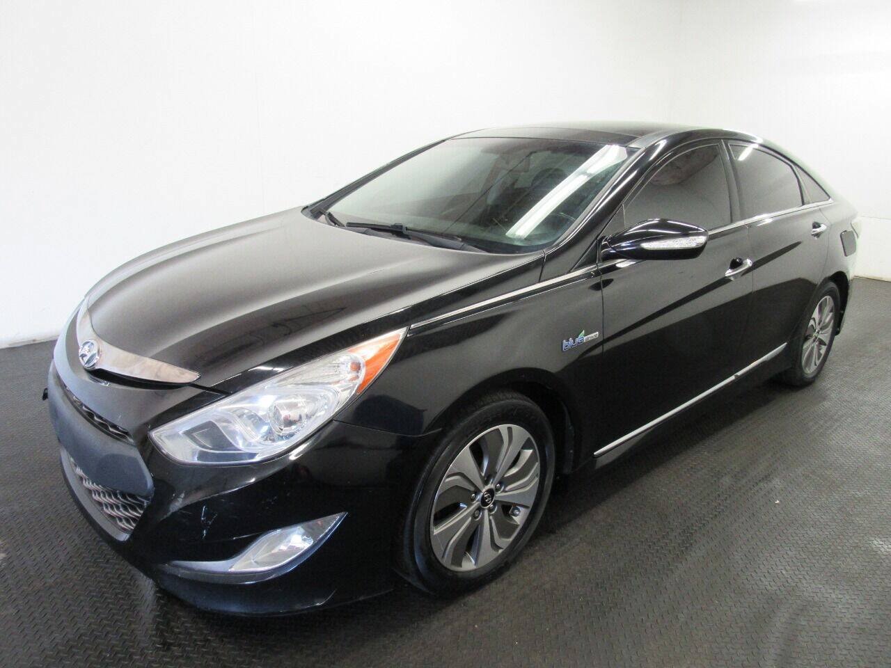 Used 2014 Hyundai Sonata Limited w/ Panoramic Sunroof Package 02 FWD image 1