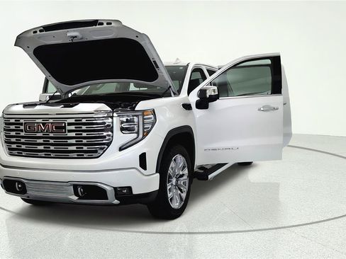 Used 2025 GMC Sierra 1500 Denali w/ Denali Reserve Package AWD/4WD image 33