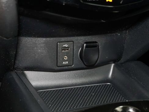 Used 2015 Nissan Rogue SV image 17