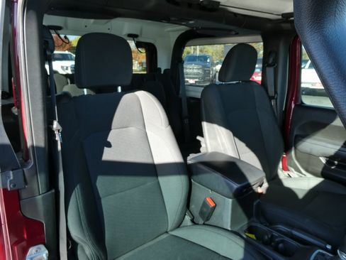 Used 2022 Jeep Wrangler Sport image 16