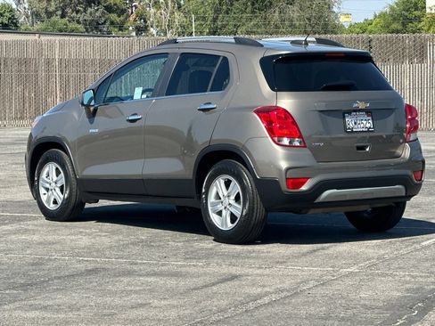Used 2020 Chevrolet Trax LT w/ LT Convenience Package FWD image 5