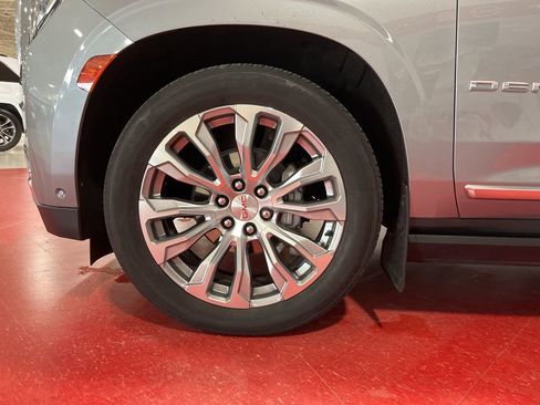 Certified 2024 GMC Yukon XL Denali w/ Denali Reserve Package image 9