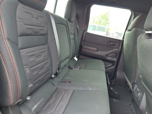 Used 2026 Nissan Frontier PRO-4X w/ Pro-4x Convenience Package image 11