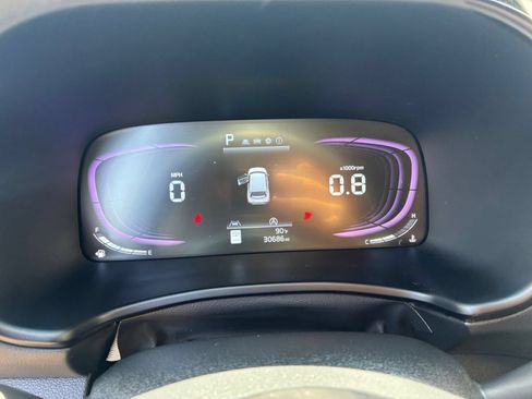 Used 2025 Kia Soul LX w/ LX Technology Package FWD image 37