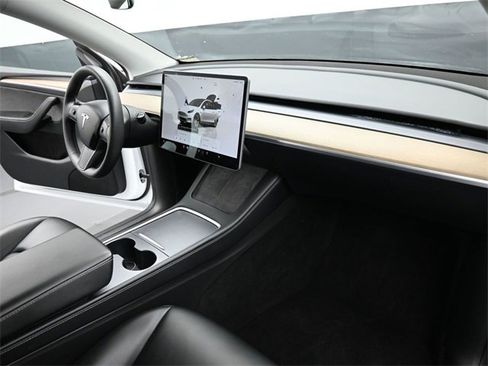 Used 2023 Tesla Model Y Long Range image 23