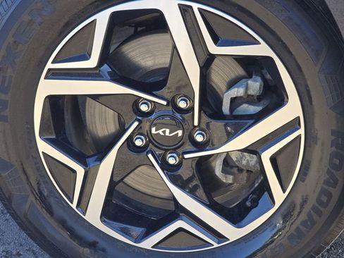 Used 2023 Kia Sportage LX image 7