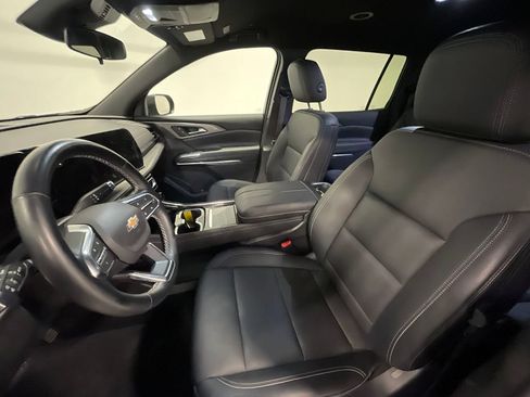 Used 2024 Chevrolet Traverse LT AWD/4WD image 3