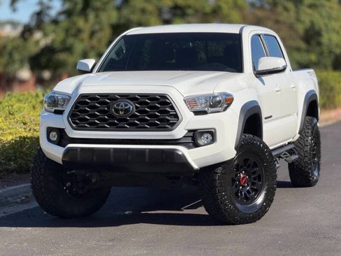 Used 2021 Toyota Tacoma TRD Off-Road image 1