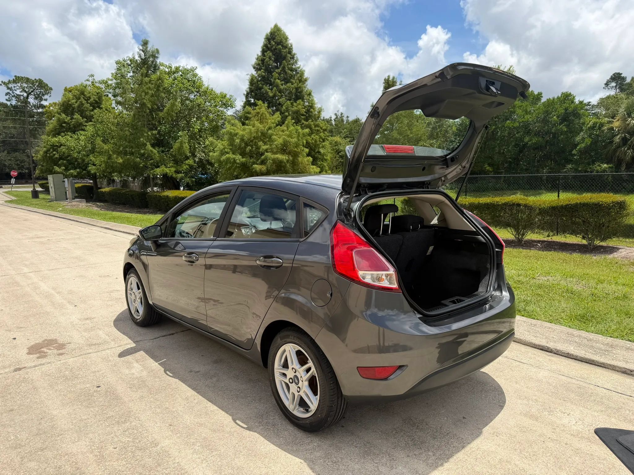 Used 2018 Ford Fiesta SE FWD image 34