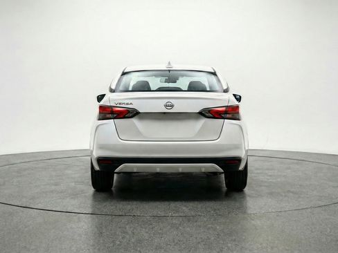Used 2025 Nissan Versa SV FWD image 7