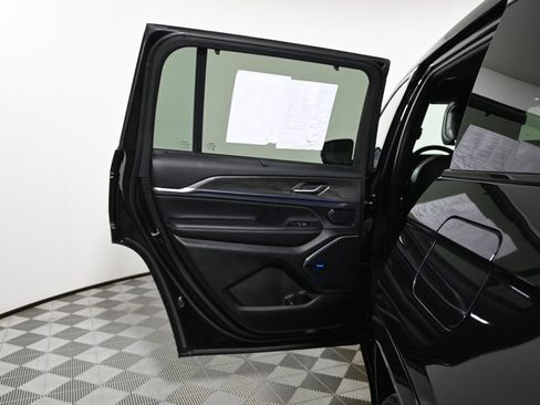 Used 2022 Jeep Grand Cherokee L Overland w/ Luxury Tech Group IV image 31