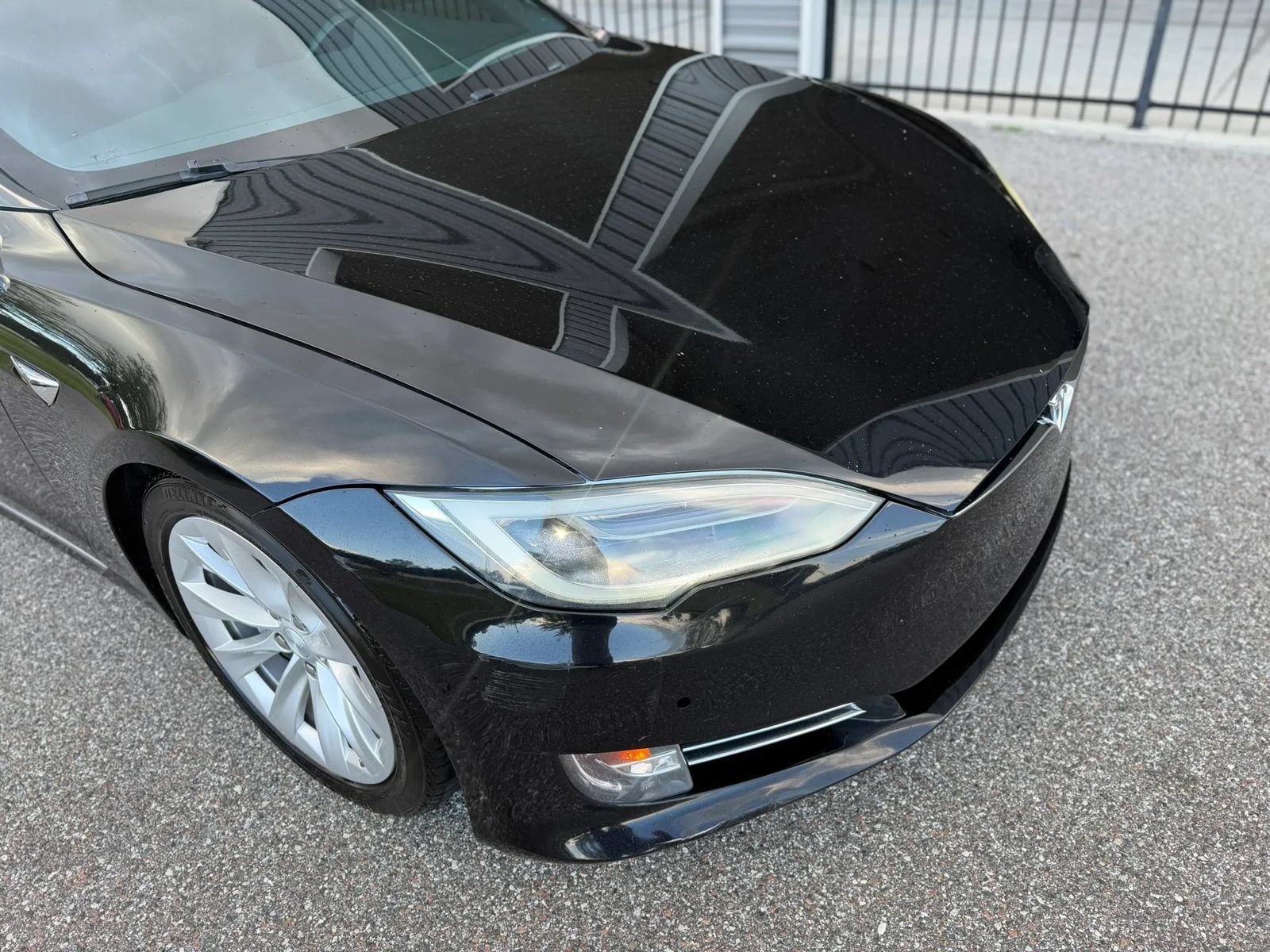 Used 2018 Tesla Model S 75D AWD/4WD image 2