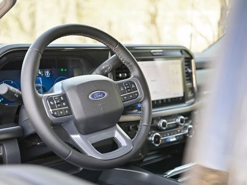 New 2026 Ford F250 Lariat w/ Black Appearance Package AWD/4WD image 16
