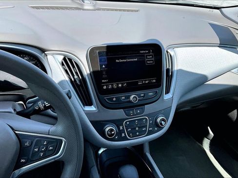 Used 2025 Chevrolet Malibu LT FWD image 6