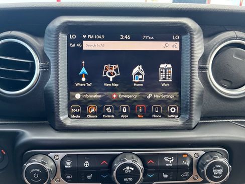 Used 2023 Jeep Wrangler Unlimited Rubicon 4xe w/ Cold Weather Group AWD/4WD image 30