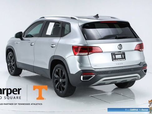 Used 2023 Volkswagen Taos SE w/ Panoramic Sunroof Package FWD image 44