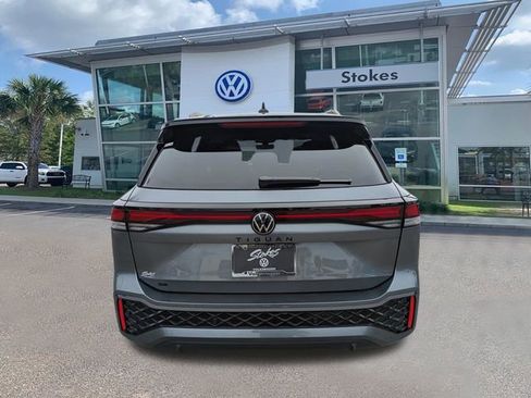 New 2026 Volkswagen Tiguan SE R-Line FWD image 5
