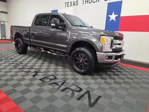 Used 2017 Ford F250 XLT w/ XLT Value Package AWD/4WD image 14