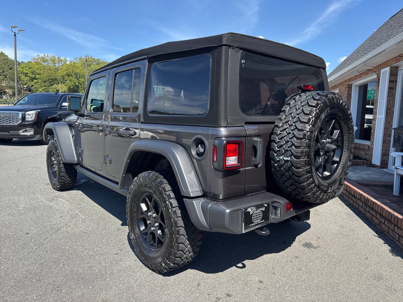 Used 2024 Jeep Wrangler Unlimited Sport AWD/4WD image 13