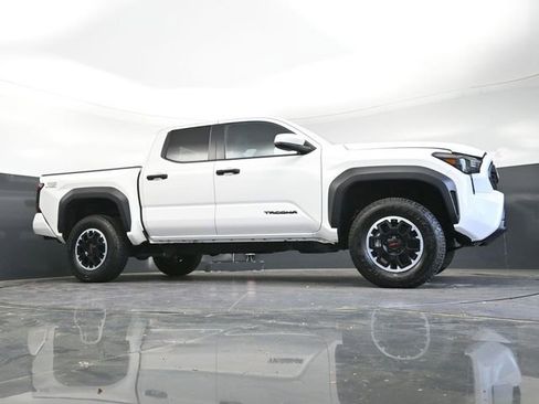 Used 2024 Toyota Tacoma TRD Off-Road AWD/4WD image 39