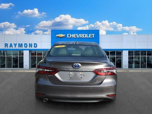 Used 2024 Toyota Camry XLE w/ Navigation Package FWD image 4