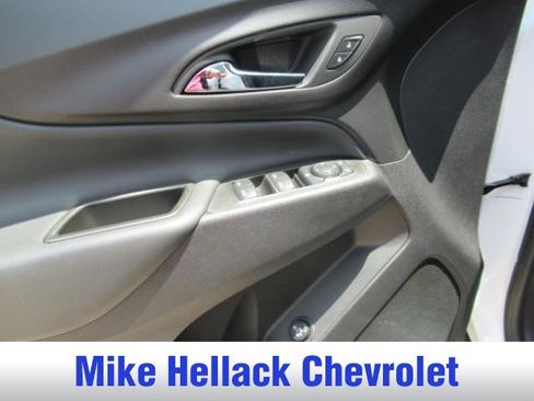 Used 2024 Chevrolet Equinox LT w/ LPO, Floor Liner Package FWD image 7